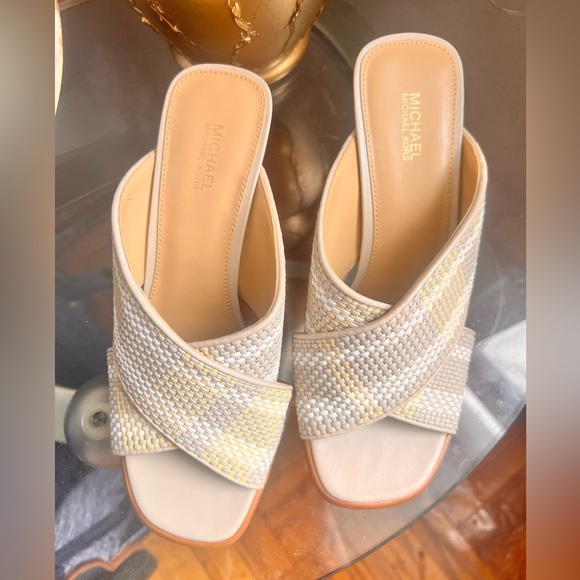 Michael Kors guideon sandals - Picture 3 of 5